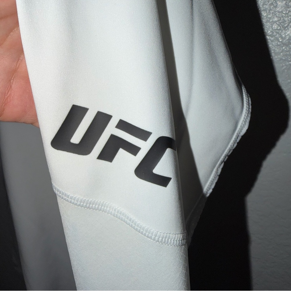 NWT Reebok UFC White Performance compression Shirt Rashguard - Picture 7 of 11